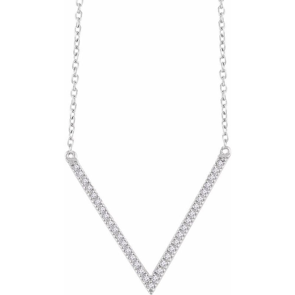 14k White Gold & 1/6 Ctw Diamond V Shaped Bar Necklace, 16-18 Inch